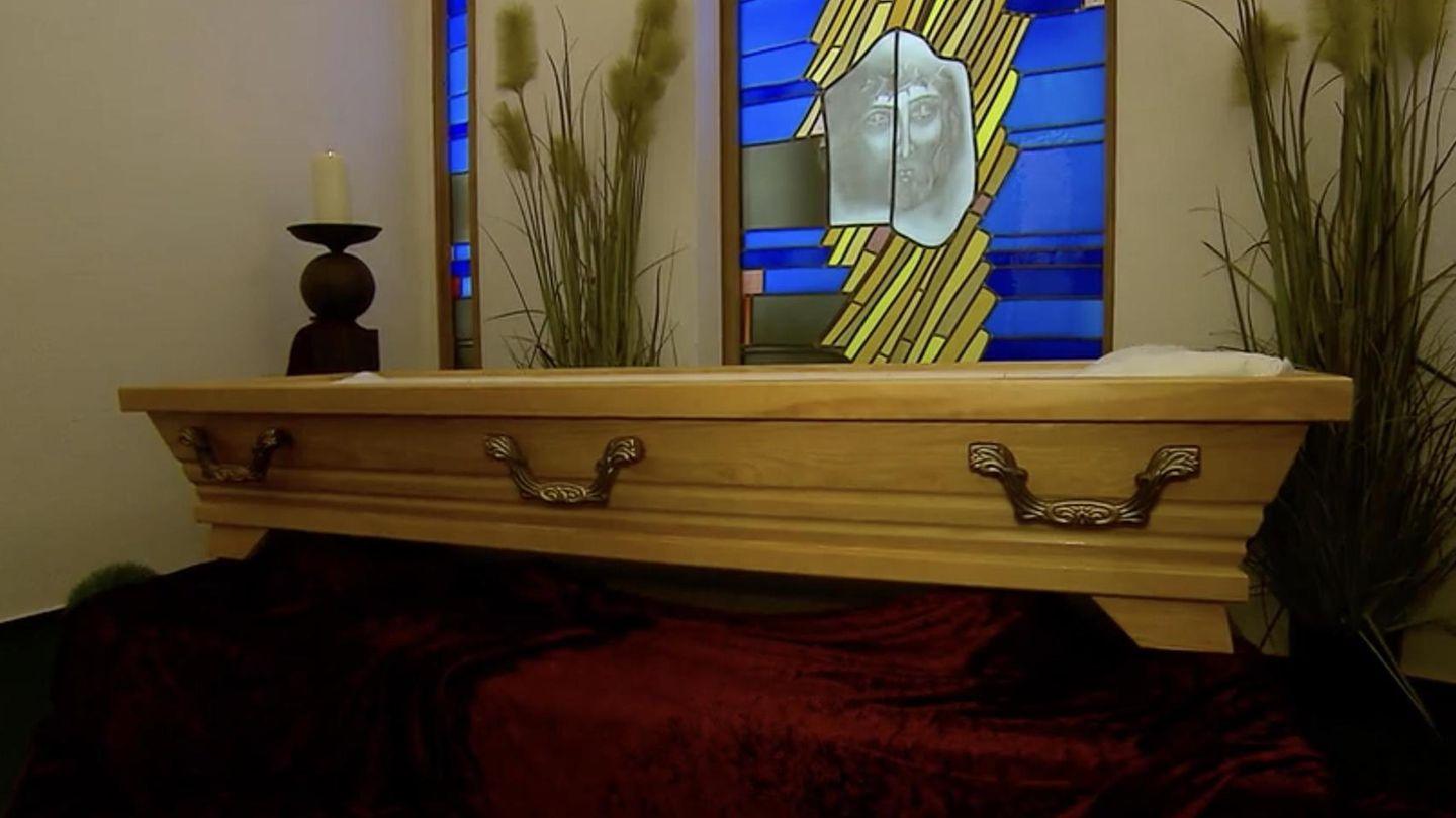 Bestattung: Falsche Tote: Panne beim Bestatter – beim Abschied "lag eine fremde Frau im Sarg"