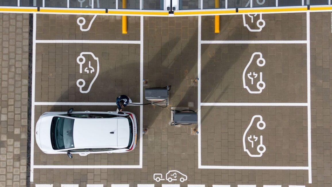 Elektromobilität: Neue Prämie lässt Interesse an E-Autos sprunghaft steigen