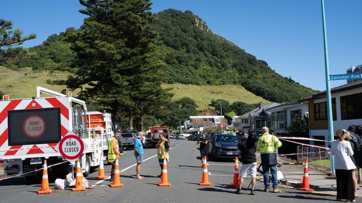 Unglück nach Rekordregen: Erdrutsch in Neuseeland: Suche nach verschütteten Campern