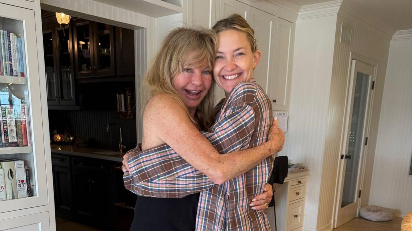 Kate Hudson: Kate Hudson + Danny Fujikawa: Kate Hudson feiert ihren Erfolg mit Mama Goldie