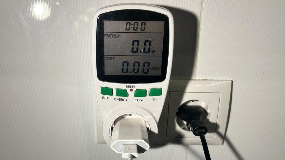 Ladekabel: Energiefresser: So viel verbraucht ein Ladekabel, das in der Steckdose bleibt