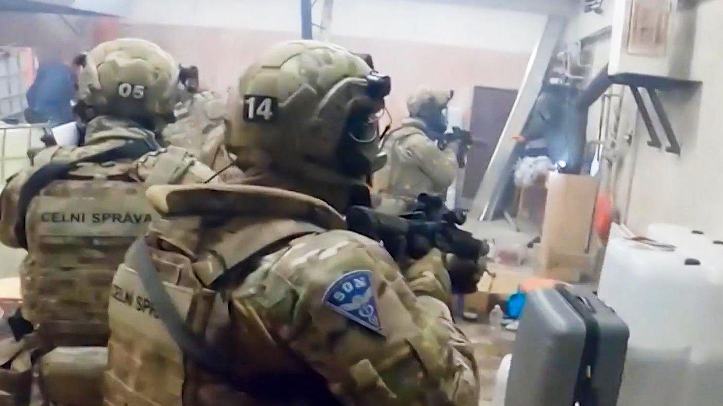 Polen: Europol: "Action Day" gegen Drogennetzwerk: Bodycam-Aufnahmen zeigen Zugriff in Polen