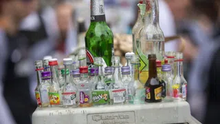 Alkohol, Rauchen, Glücksspiele – Stiftung Sucht Schweiz fordert mehr Geld für Prävention