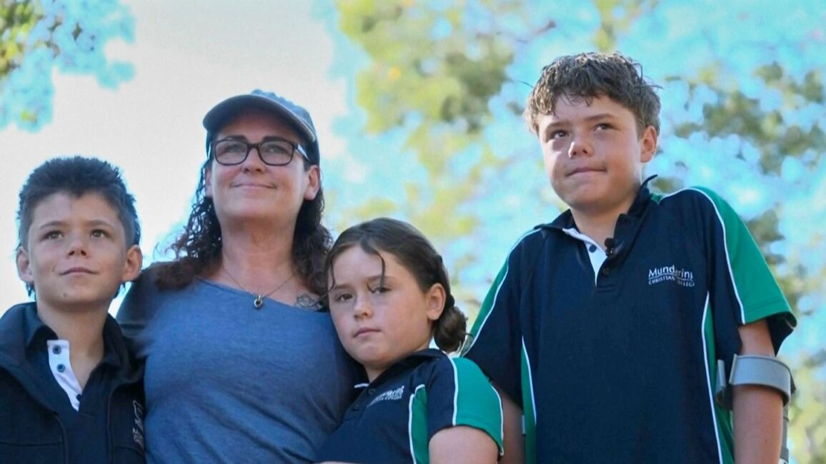 Australien: 13-Jähriger rettet Familie nach stundenlangem Kampf im Meer