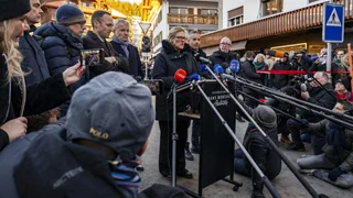 Brand von Crans-Montana – Verschiedene Opferfamilien stellen Gesuch gegen Staatsanwältinnen