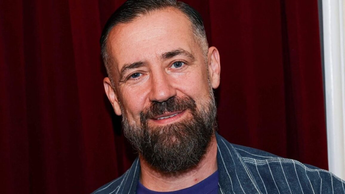 Bürger Lars Dietrich allein an Geburtstag: Er trauert um seine verstorbene Mutter