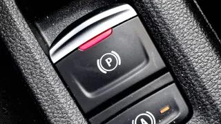 Frostige Temperaturen – Kann die Handbremse des Autos einfrieren?