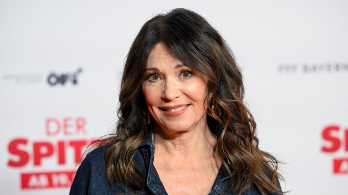 Iris Berben: Sie will Sichtbarkeit von „Frauen, die aus diesem Grau-Beige rausgehen“