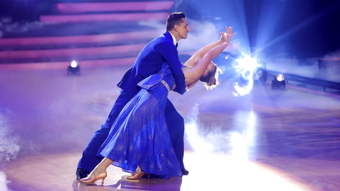 Eric Stehfest Julia Beautx: "Let’s Dance"-Star von Affen attackiert