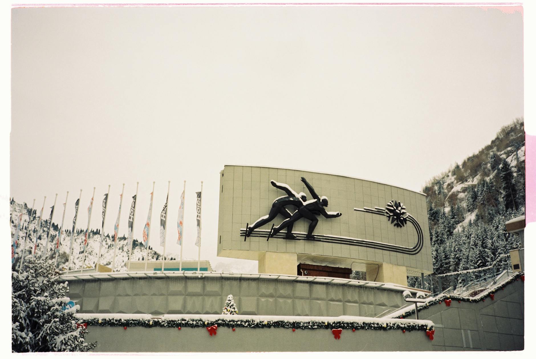 Illustration zu 2026 Winter Olympics Alpine Skiing