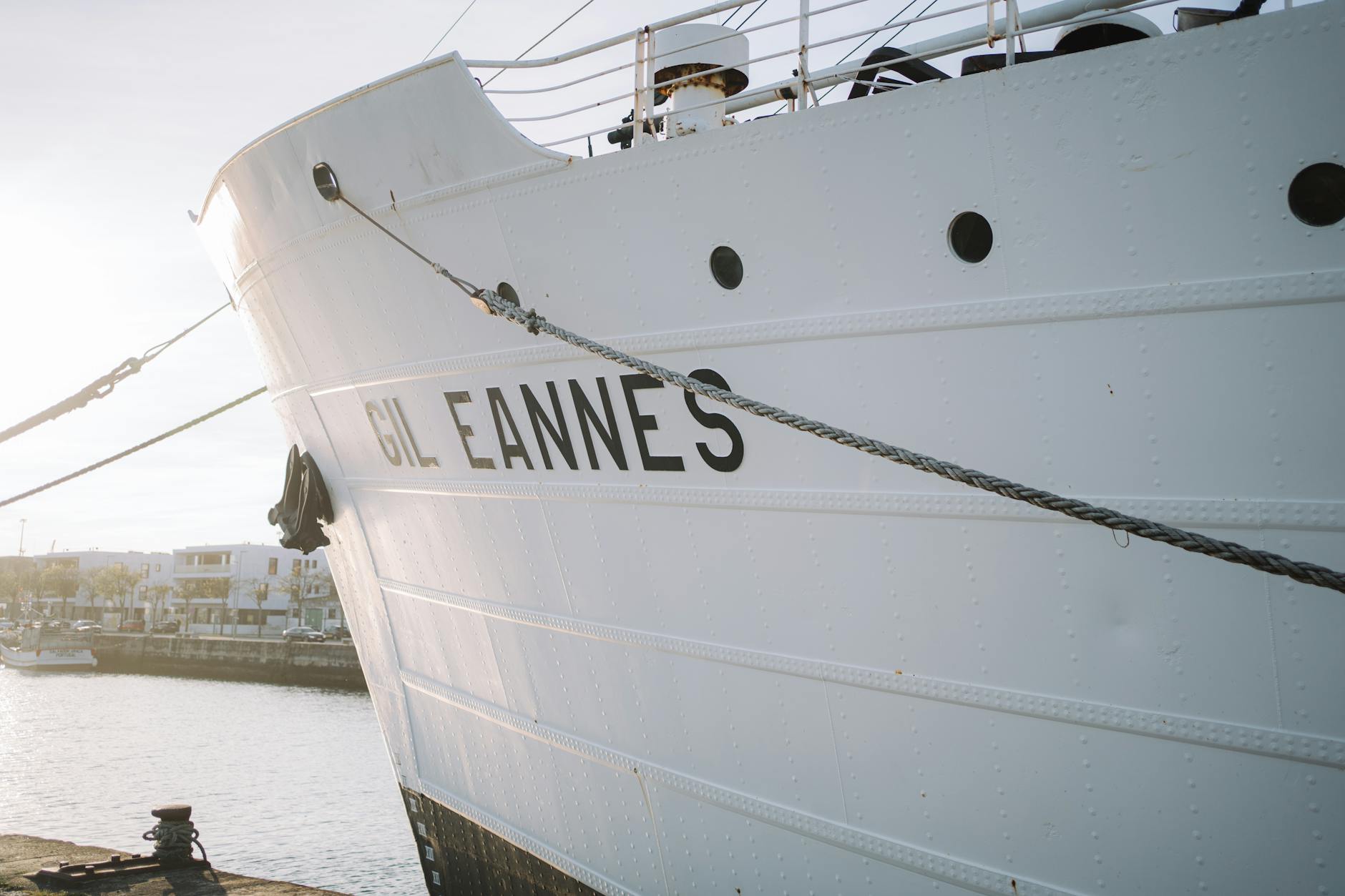 Illustration zu Gil Ofarim Hotelmitarbeiter