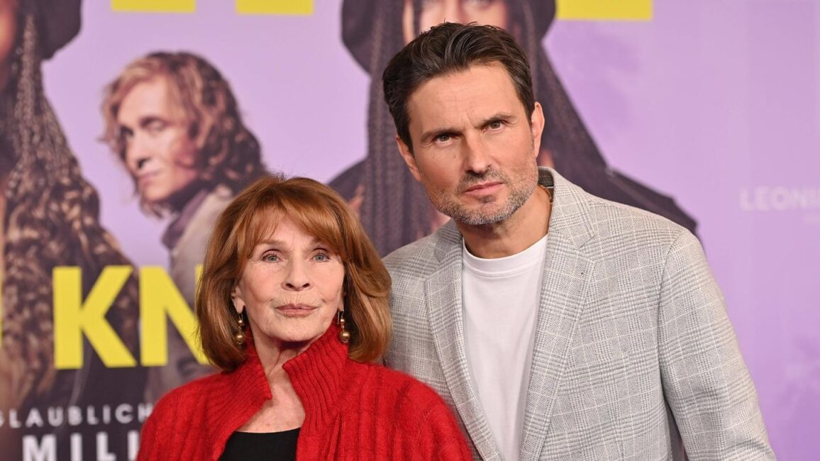 Senta Berger: Simon Verhoeven offenbart, wie schlimm es wirklich um Senta Berger stand