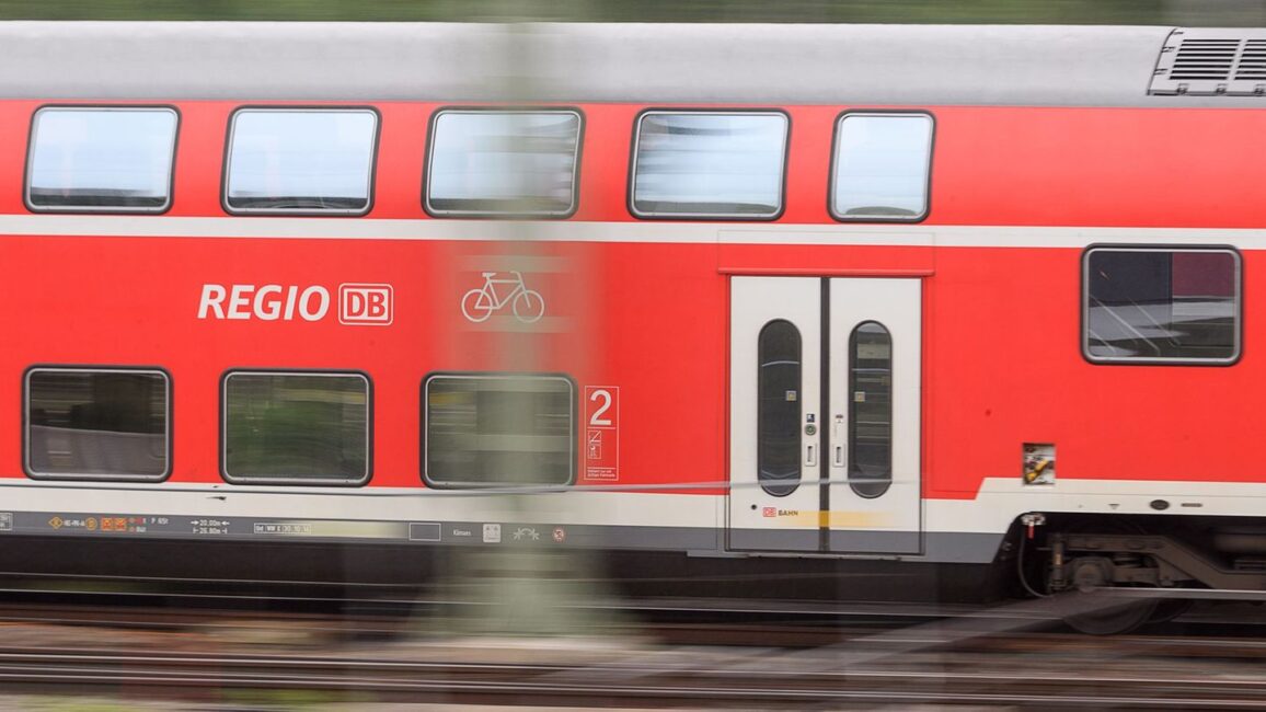 Zugbegleiter stirbt nach Angriff in Regionalexpress