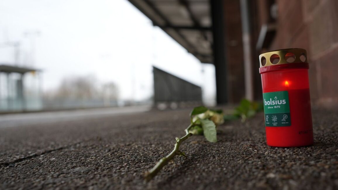 Tödliche Faustschläge: Mehr Schutz für Zugbegleiter? Ministerium erwägt Änderung