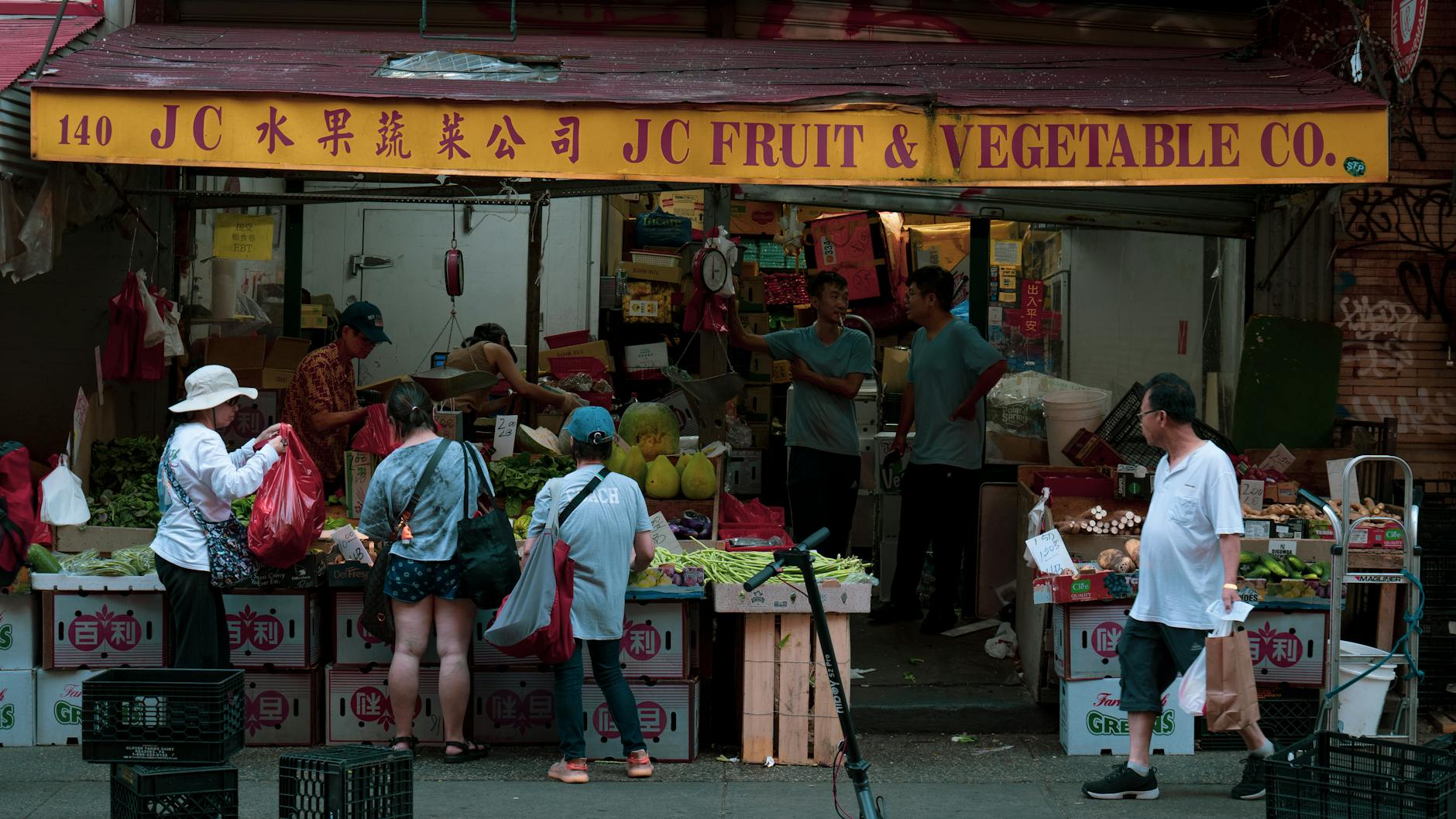 Detailansicht: Liegende Mondsichel