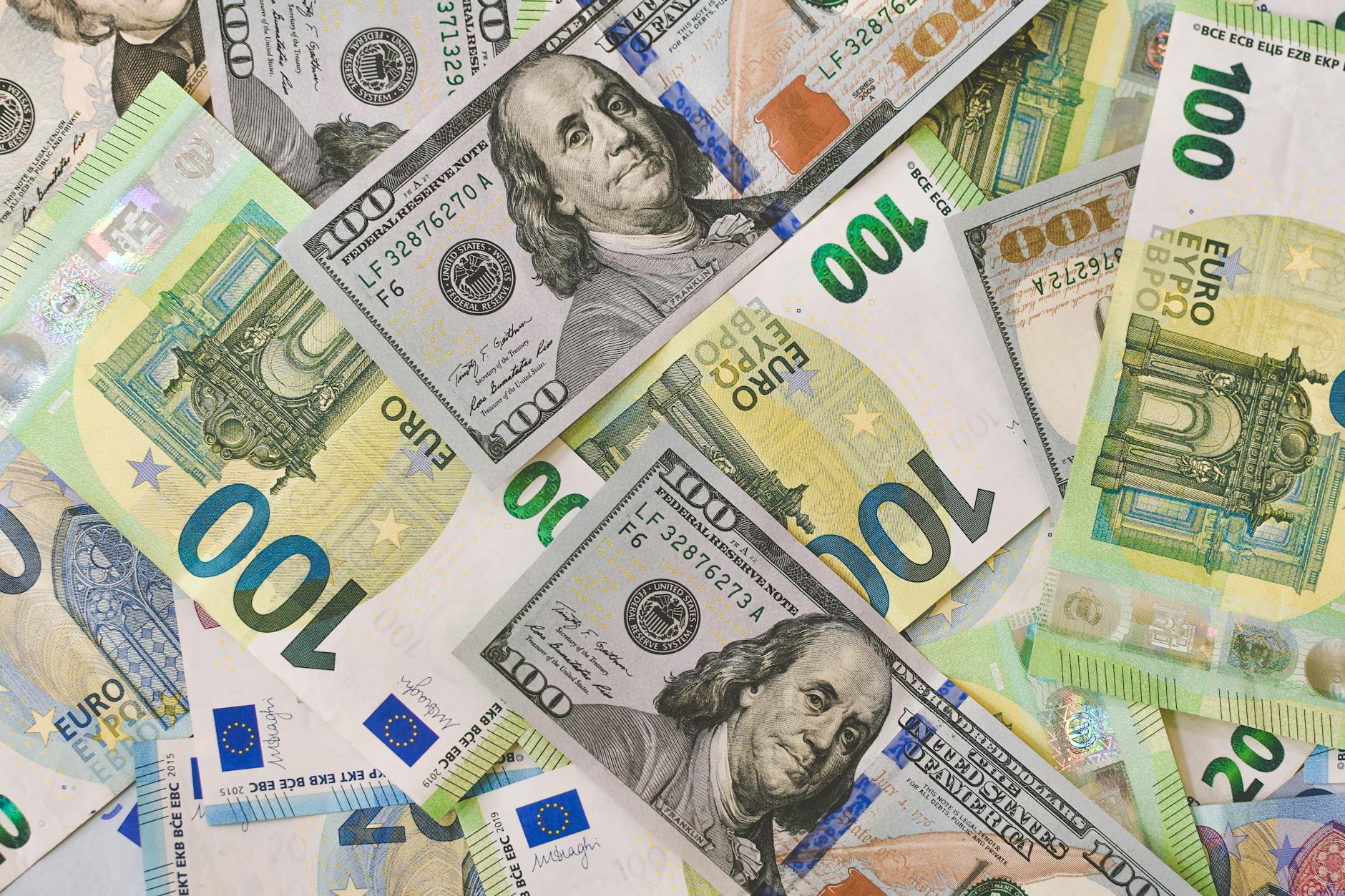 dollar euro – Foto: Ibrahim Boran / Pexels