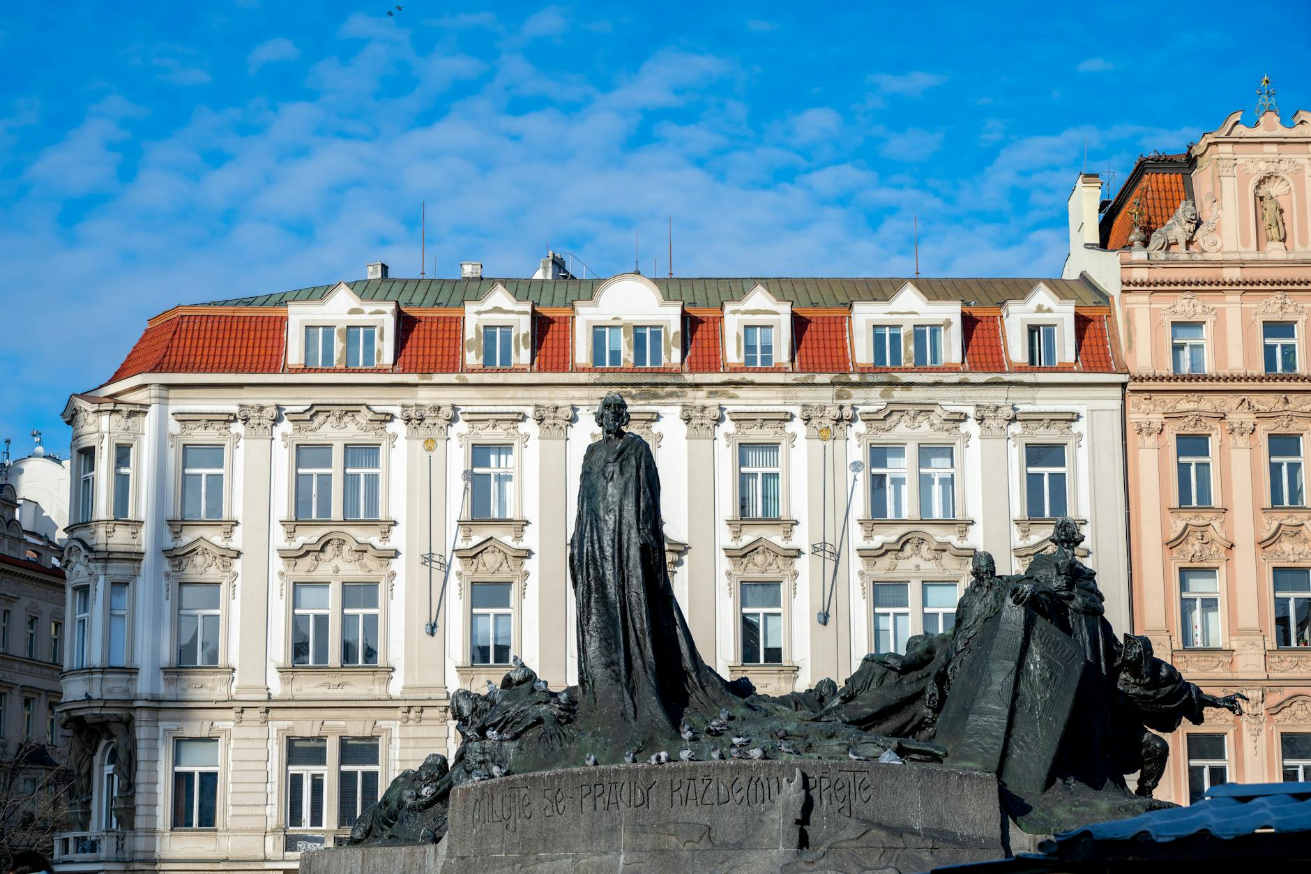 Jan Böhmermann – Foto: Elijah Cobb / Pexels