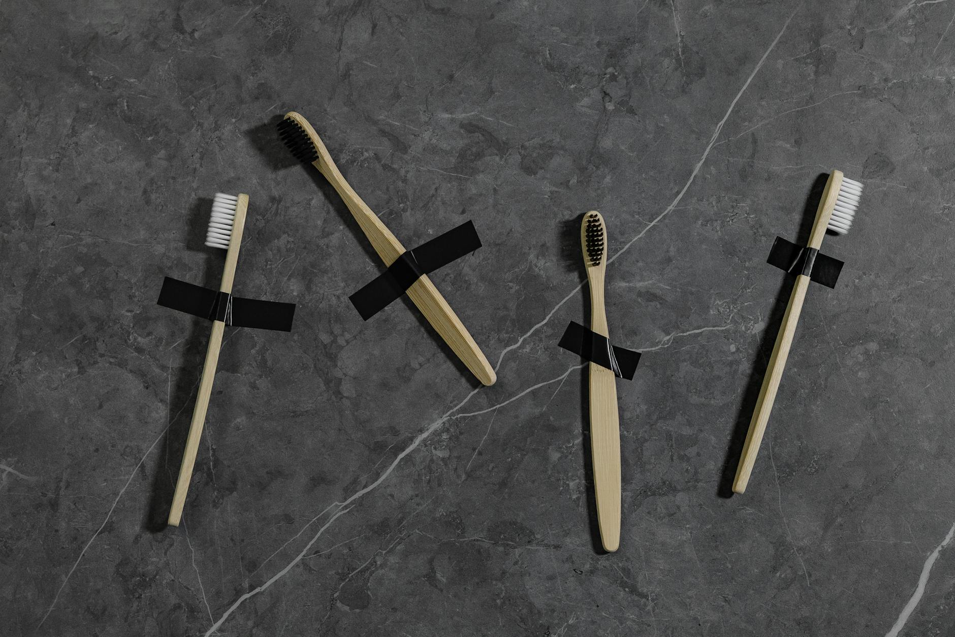 Illustration zu Aprilscherz Zahnbürste