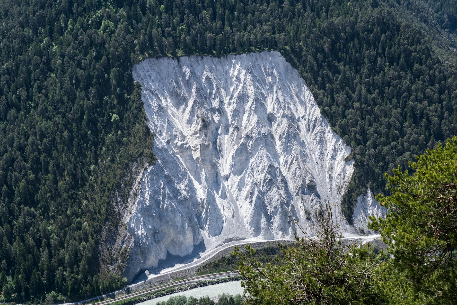 Erdrutsch Italien Illustration zu Erdrutsch Italien
