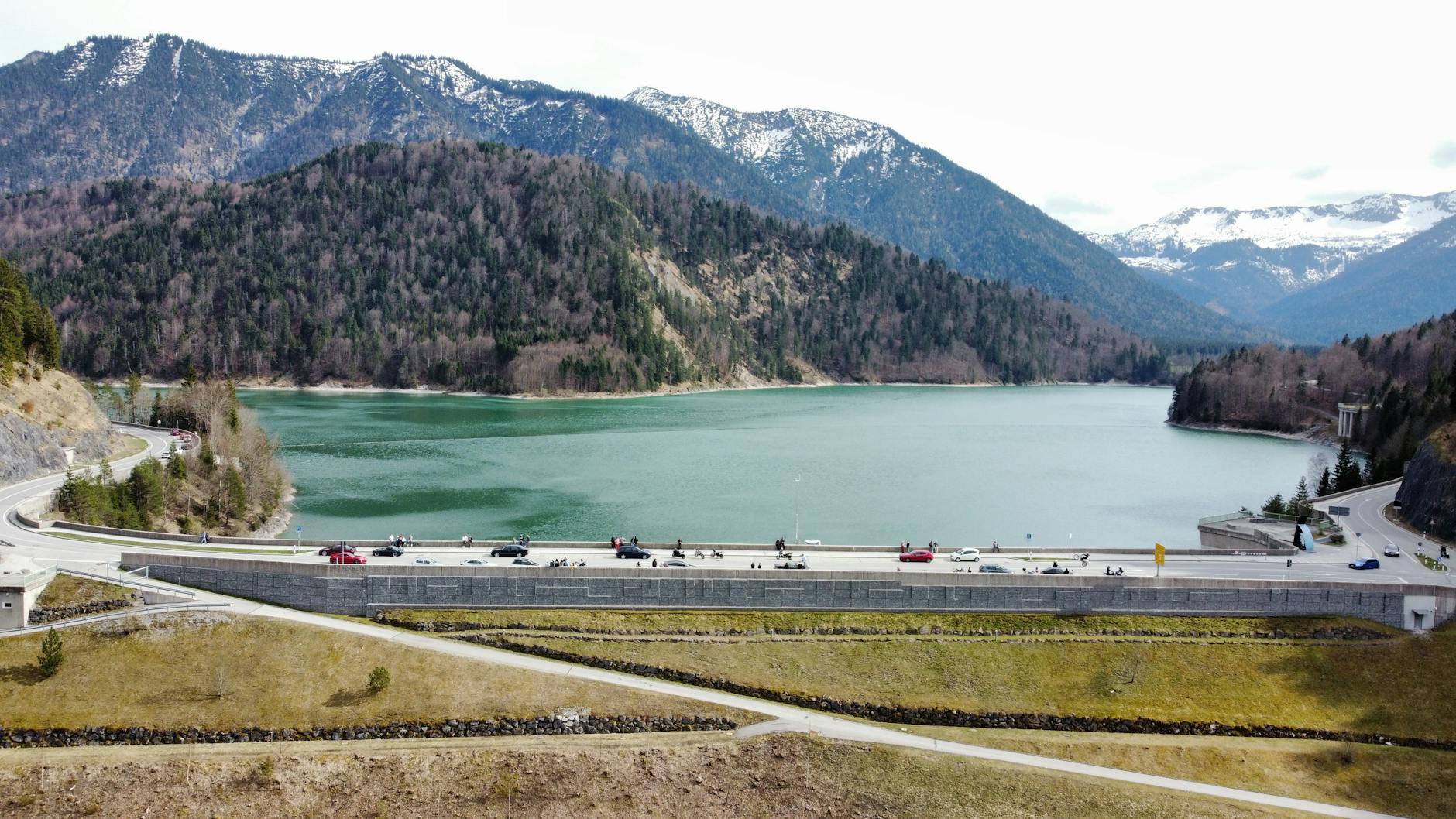 Illustration zu Gotthard Stau Ostern