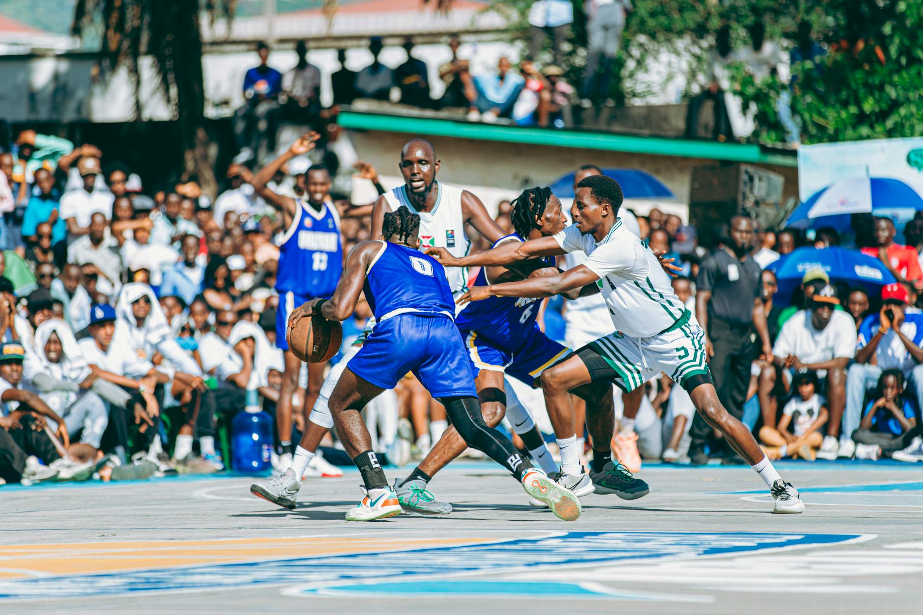 Detailansicht: Mavericks – Lakers