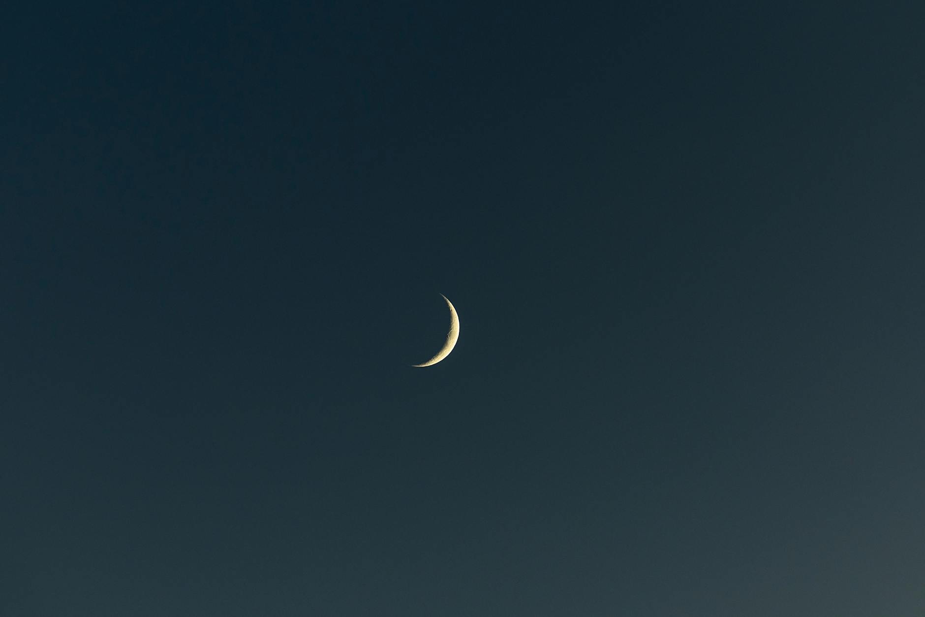 Detailansicht: Neumond April 2026 Sternzeichen