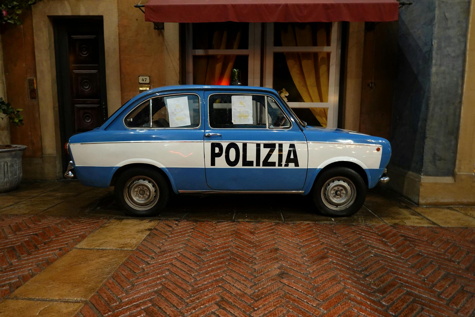 Detailansicht: Razzia