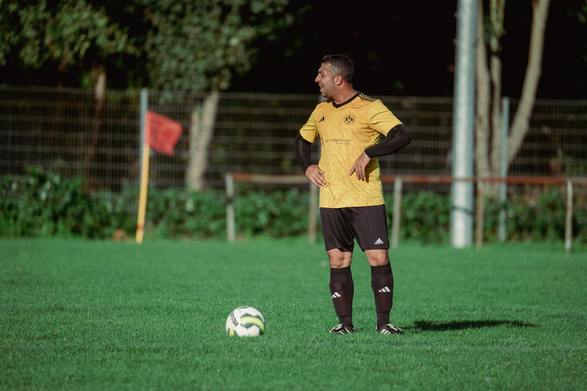 aytekin schiedsrichter – Foto: Omar Tube / Pexels