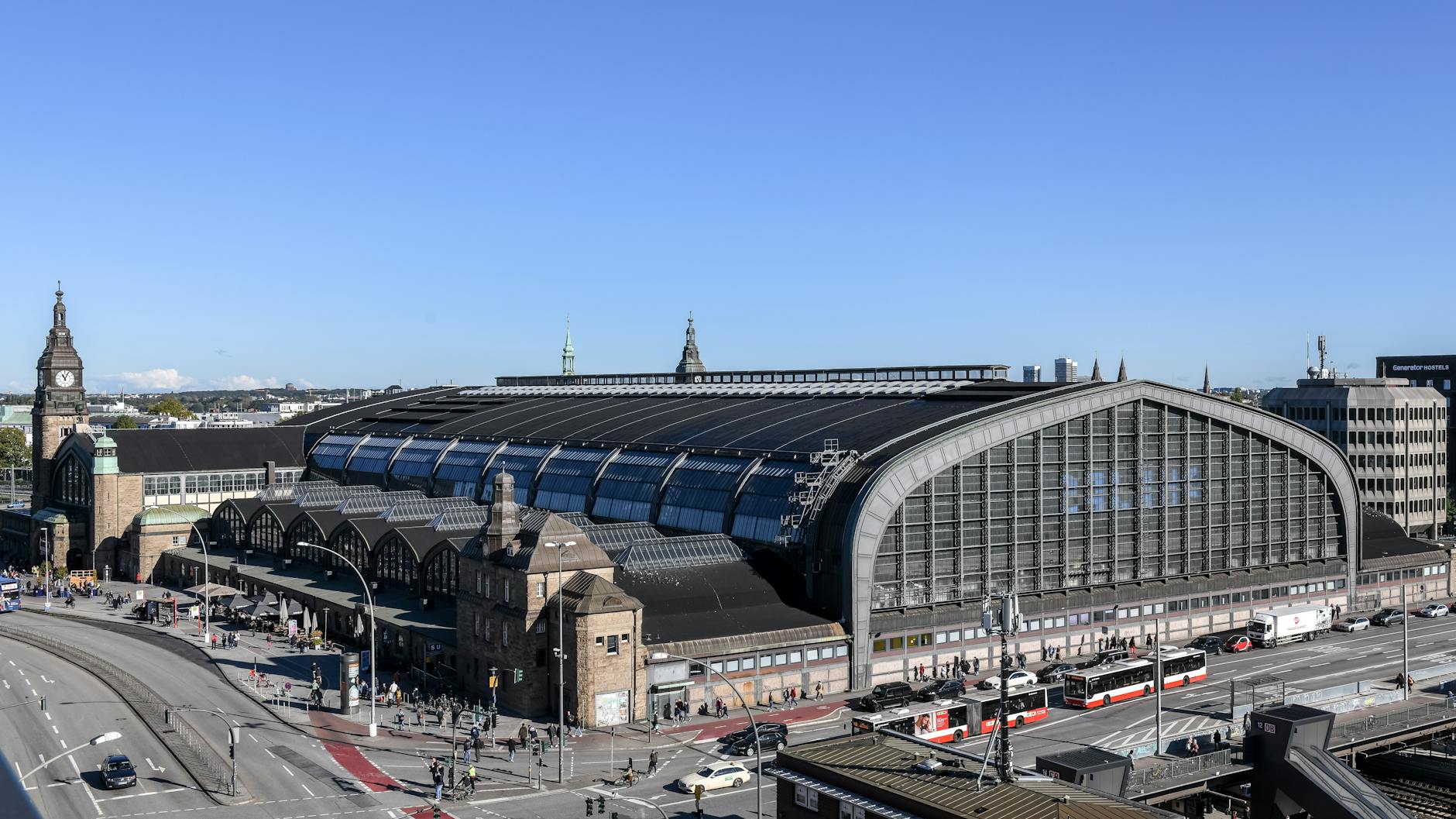 dresden hauptbahnhof – Foto: Wolfgang Weiser / Pexels