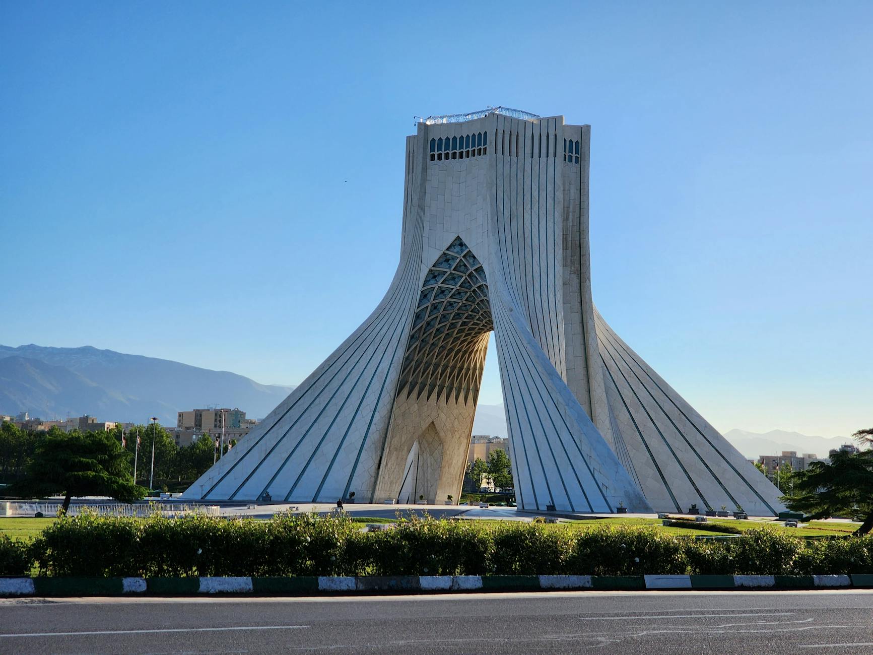 Detailansicht: Iran Emirat Angriff