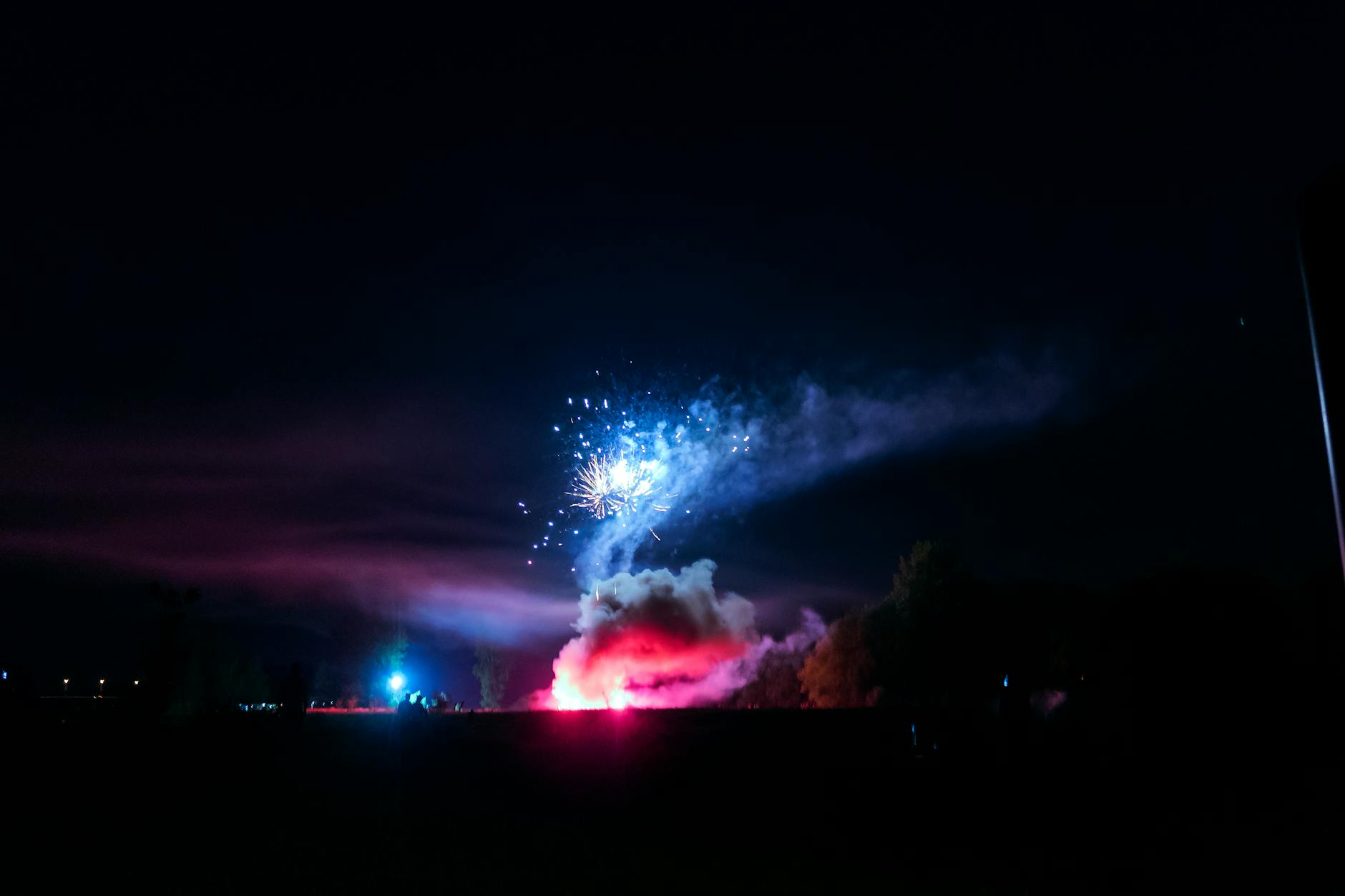 Symbolbild zum Thema Lagerfeuer Explosion