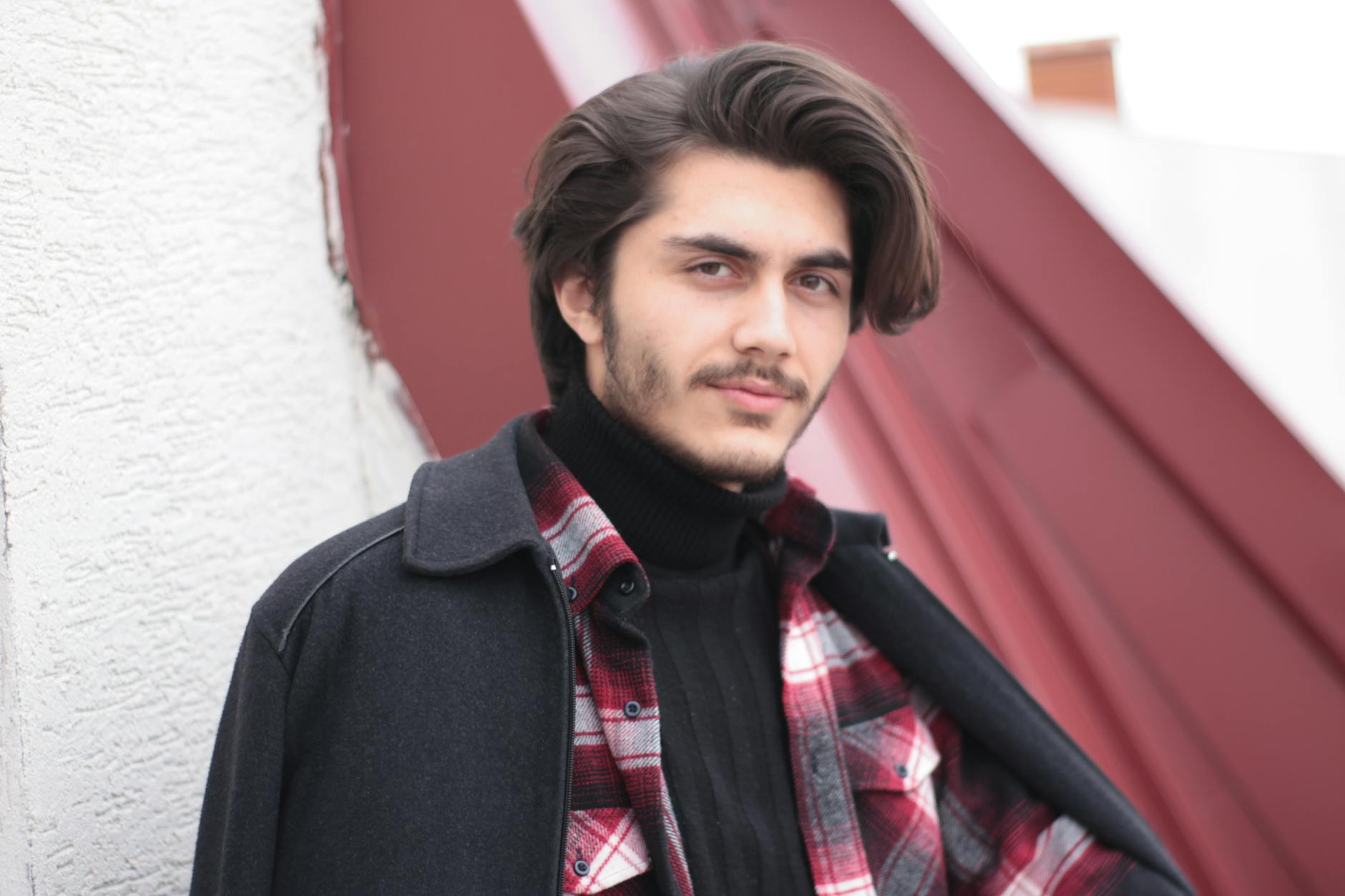 Illustration zu Schauspieler Aram Arami