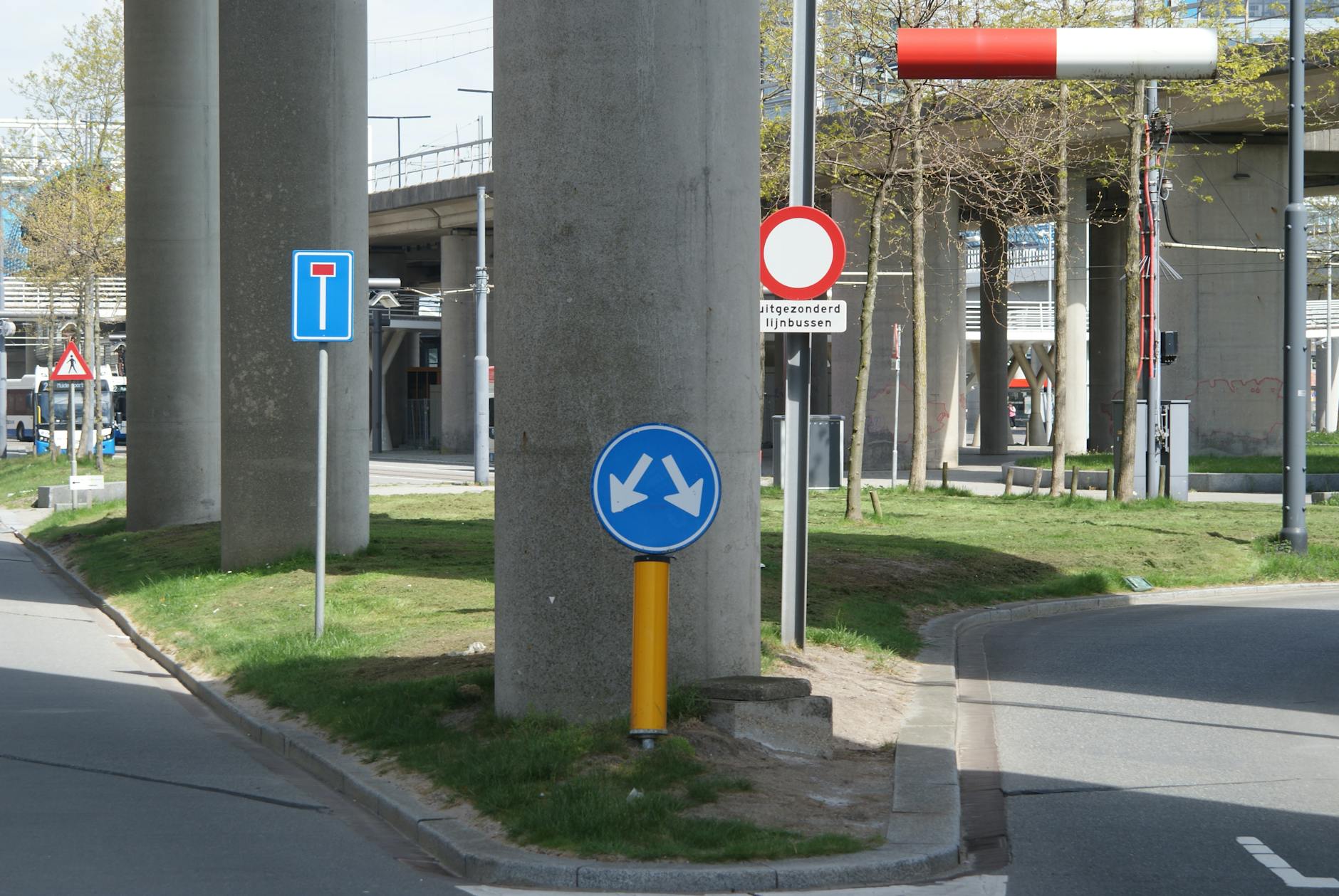 Illustration zu Verkehrszeichen 2771