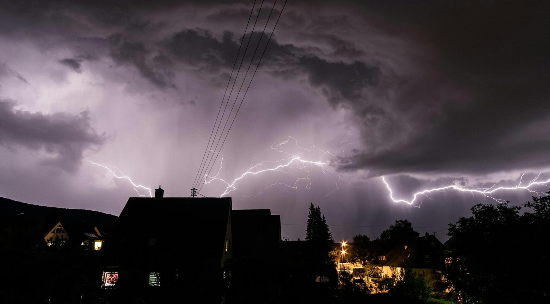 Illustration zu Warnung Vor Starkem Gewitter