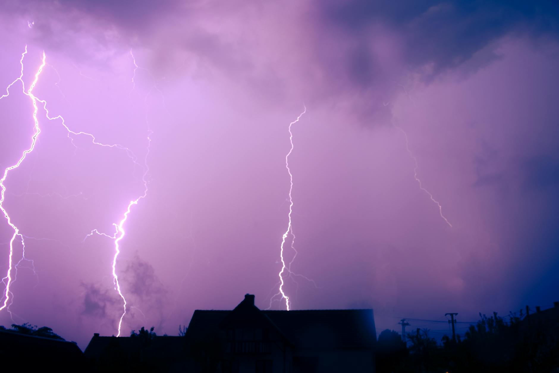 Symbolbild zum Thema Warnung Vor Starkem Gewitter