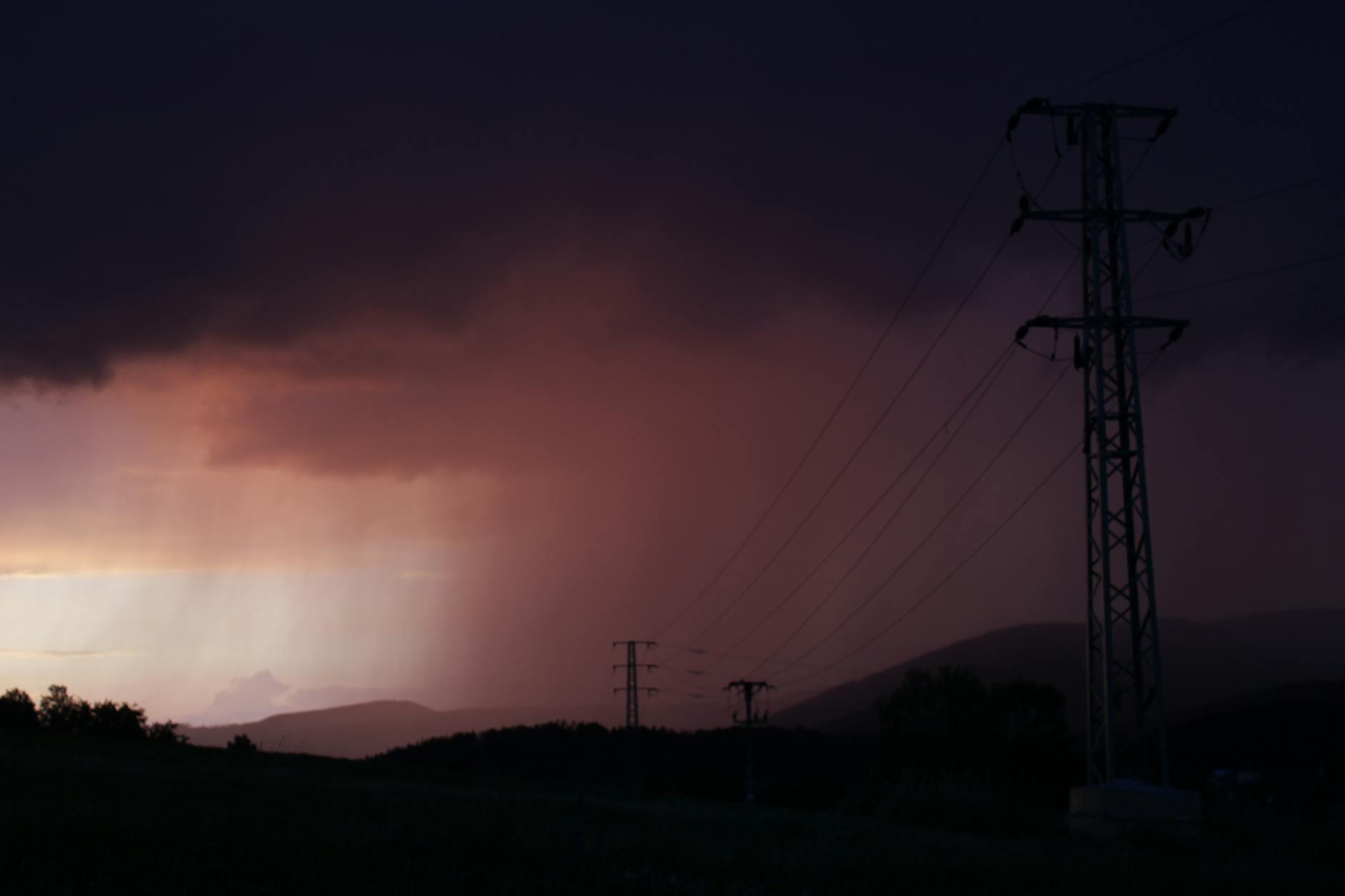 Illustration zu Unwettergefahr Warnt